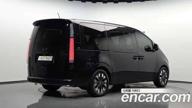 Hyundai Staria 2022 — photo 2