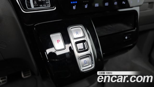 Hyundai Staria 2022 — photo 12