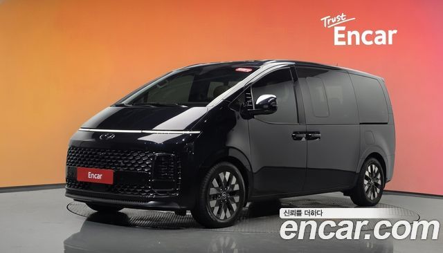 Hyundai Staria 2022 — photo 1