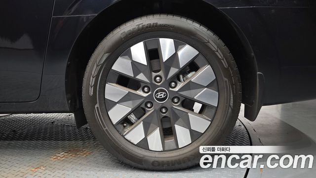 Hyundai Staria 2022 — photo 7