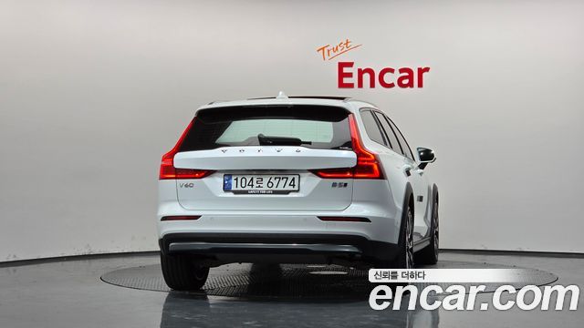 Volvo V60 2024 — photo 4