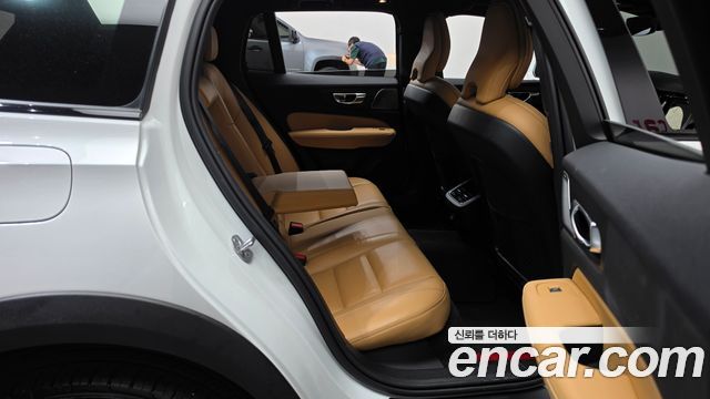 Volvo V60 2024 — photo 17