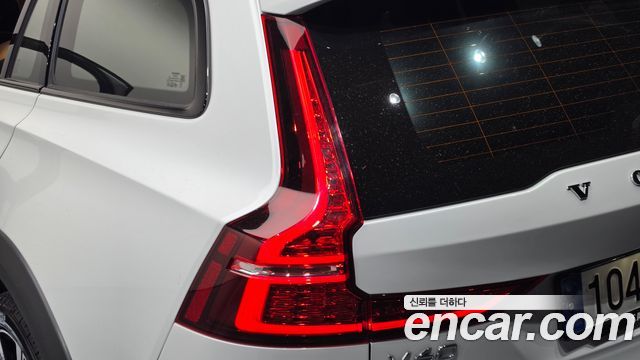 Volvo V60 2024 — photo 9