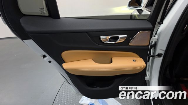 Volvo V60 2024 — photo 15