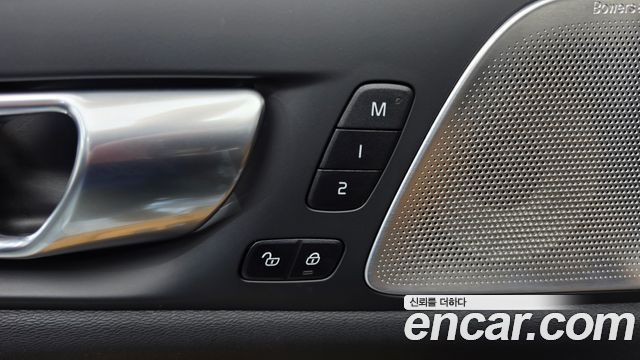 Volvo V60 2024 — photo 29