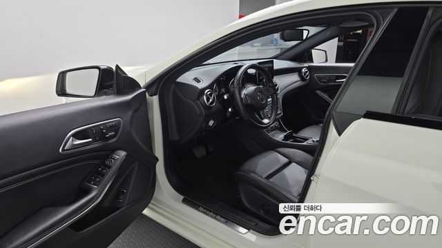 Mercedes-Benz CLA-Class 2016 — photo 10