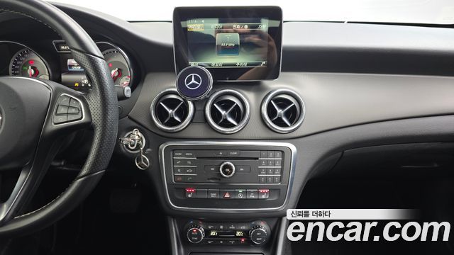 Mercedes-Benz CLA-Class 2016 — photo 12