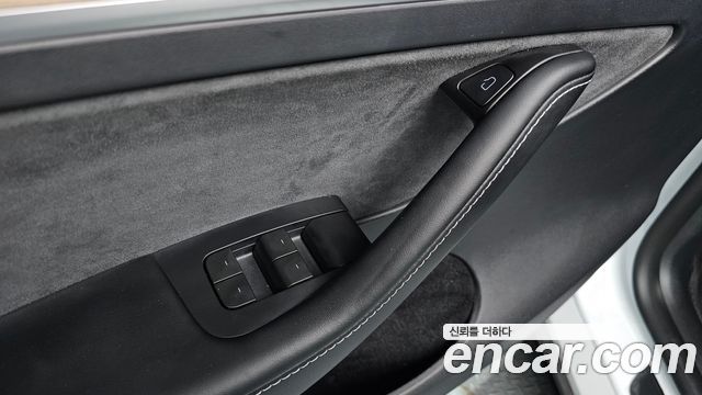Tesla Model Y 2023 — photo 26