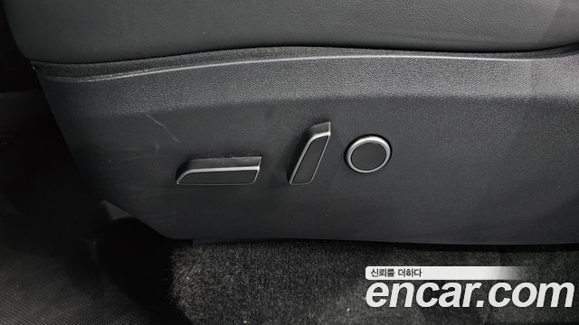 Tesla Model Y 2023 — photo 27