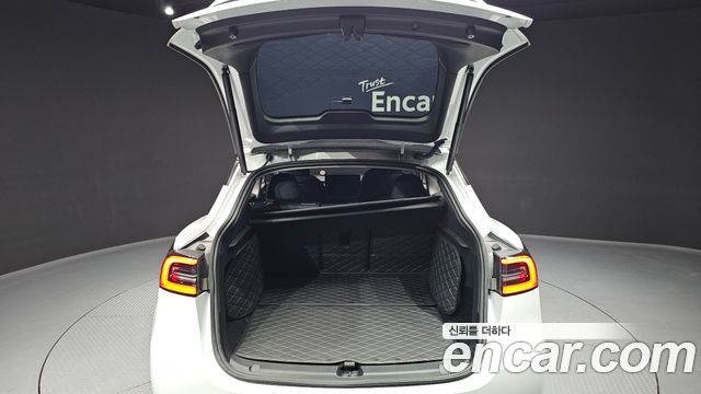 Tesla Model Y 2023 — photo 29