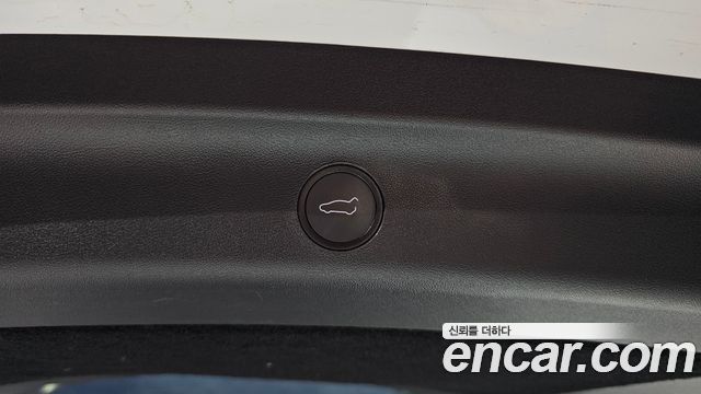 Tesla Model Y 2023 — photo 30