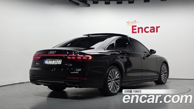 Audi A8 2023 — photo 2