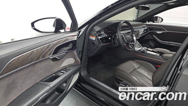 Audi A8 2023 — photo 10