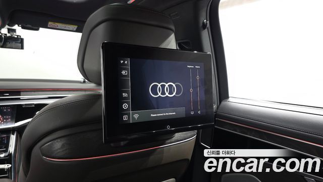 Audi A8 2023 — photo 19