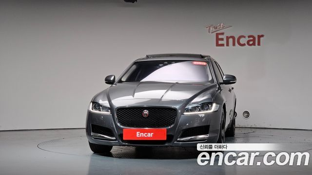 Jaguar XF 2017 — photo 3