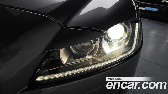 Jaguar XF 2017 — photo 8