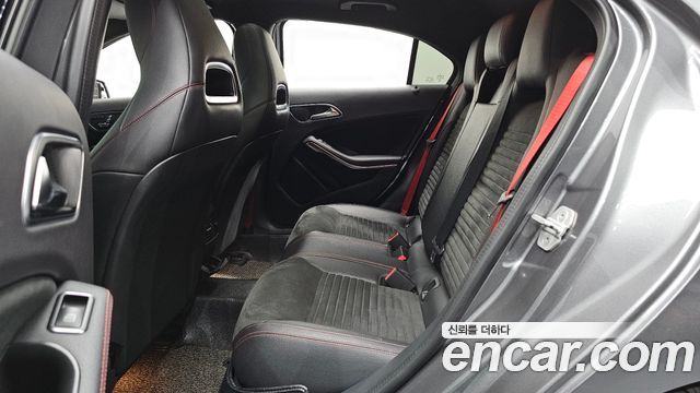 Mercedes-Benz A-Class 2018 — photo 12