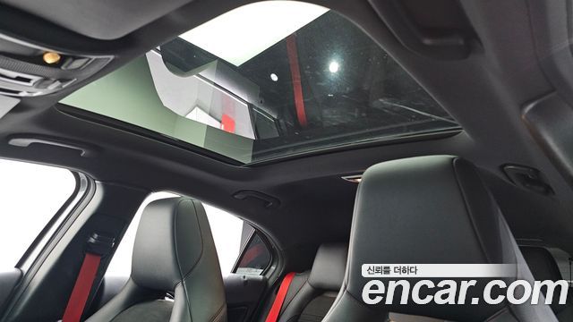 Mercedes-Benz A-Class 2018 — photo 17