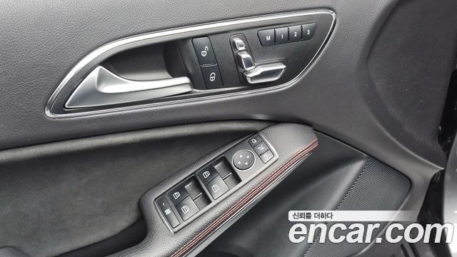 Mercedes-Benz A-Class 2018 — photo 20