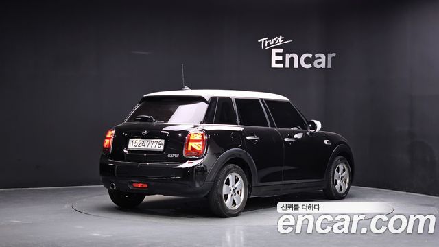 Mini Cooper 2021 — photo 2