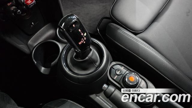Mini Cooper 2021 — photo 12
