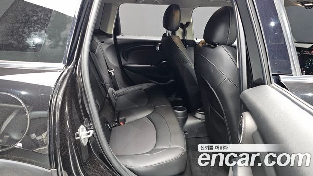 Mini Cooper 2021 — photo 17