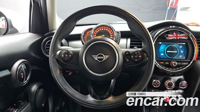 Mini Cooper 2021 — photo 18