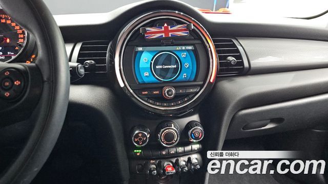 Mini Cooper 2021 — photo 19