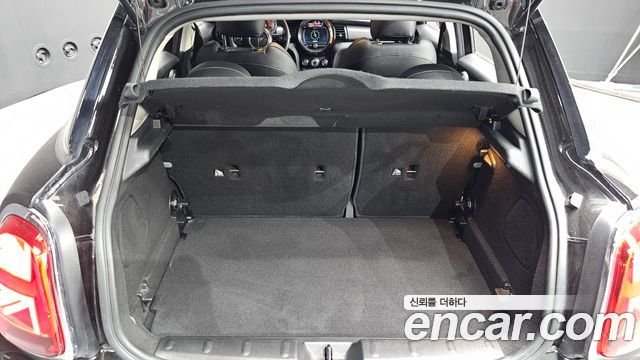Mini Cooper 2021 — photo 26