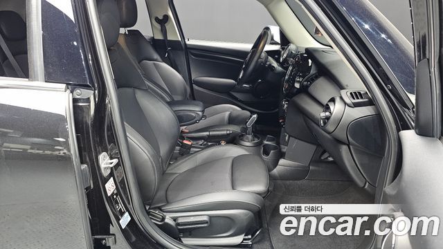 Mini Cooper 2021 — photo 16
