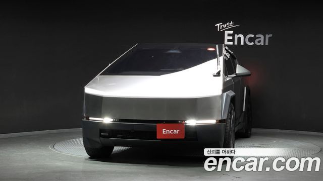 Tesla Cybertruck 2026 — photo 3