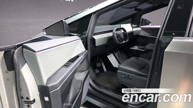Tesla Cybertruck 2026 — photo 10