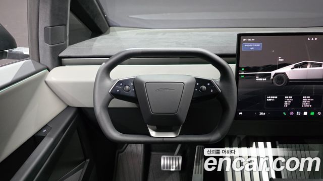 Tesla Cybertruck 2026 — photo 12