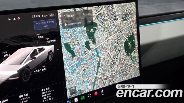 Tesla Cybertruck 2026 — photo 13