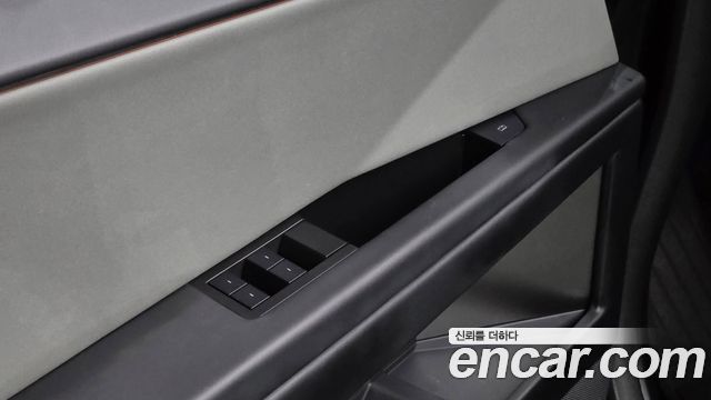 Tesla Cybertruck 2026 — photo 15