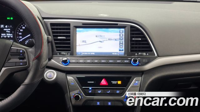 Hyundai AVANTE 2017 — photo 15