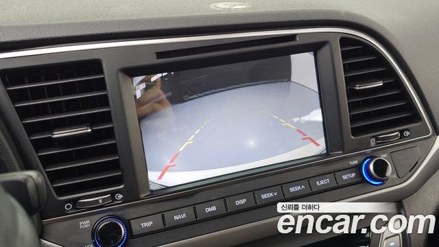 Hyundai AVANTE 2017 — photo 16