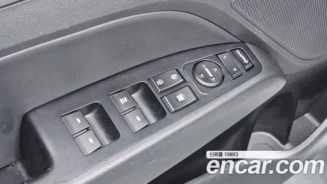 Hyundai AVANTE 2017 — photo 18