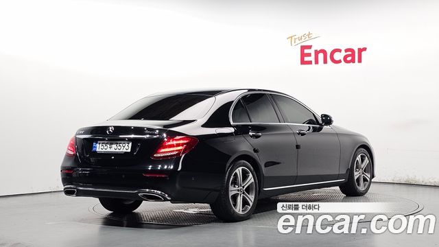 Mercedes-Benz E-Class 2019 — photo 2