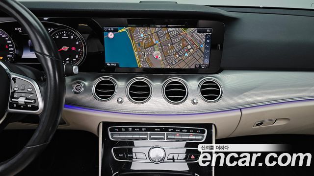 Mercedes-Benz E-Class 2019 — photo 20