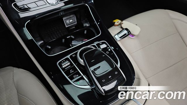 Mercedes-Benz E-Class 2019 — photo 23