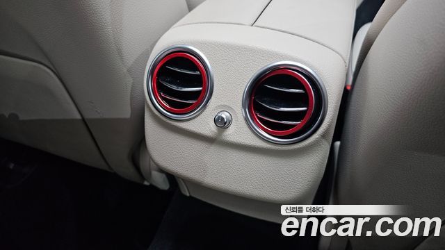 Mercedes-Benz E-Class 2019 — photo 31