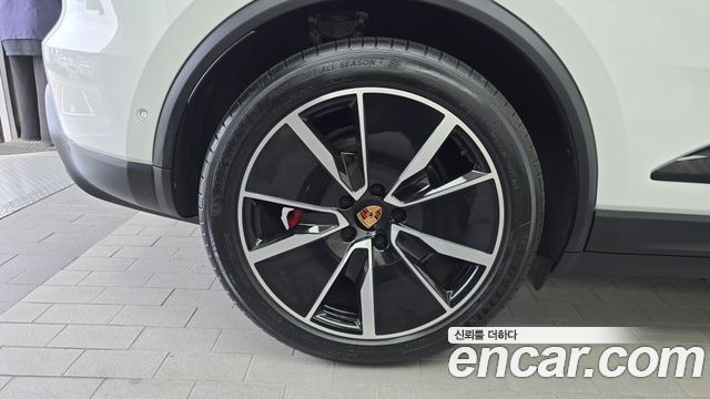 Porsche Macan 2025 — photo 5
