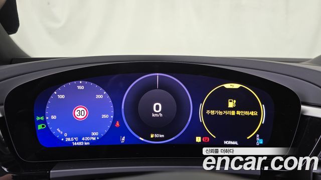 Porsche Macan 2025 — photo 11