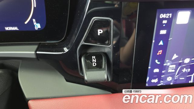 Porsche Macan 2025 — photo 12