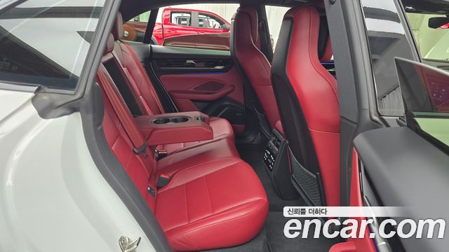 Porsche Macan 2025 — photo 17