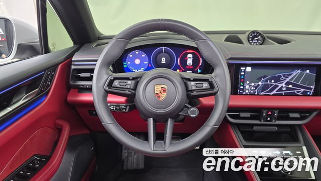 Porsche Macan 2025 — photo 18