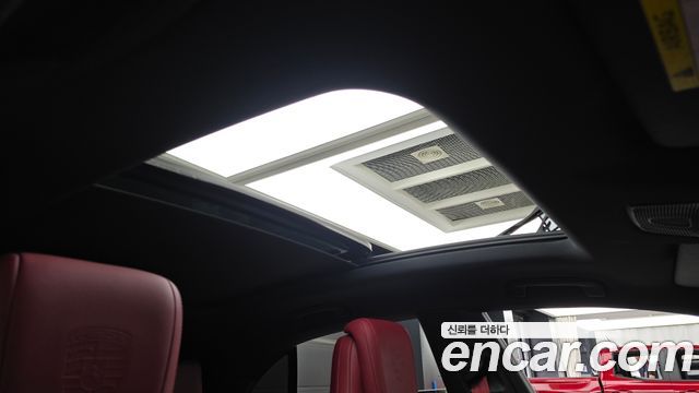 Porsche Macan 2025 — photo 23