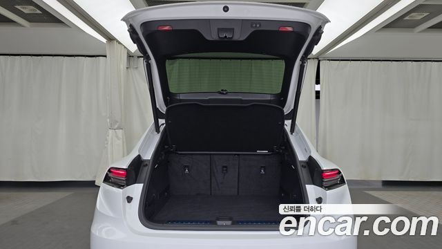 Porsche Macan 2025 — photo 26