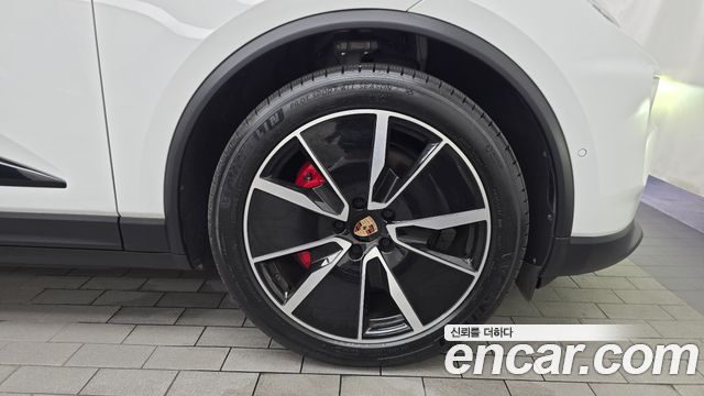 Porsche Macan 2025 — photo 7